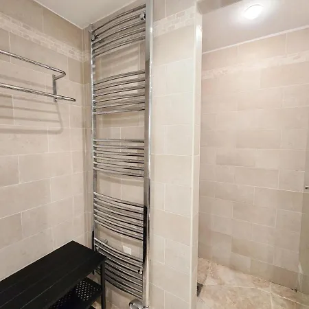 86m2, Spacieux, 2 Chambres, A 1 Min De La شقة كان