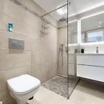 86m2, Spacieux, 2 Chambres, A 1 Min De La شقة