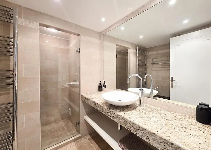 86m2, Spacieux, 2 Chambres, A 1 Min De La * Cannes