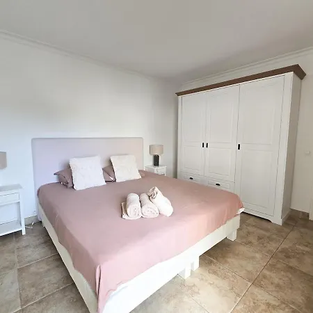 Apartment 86m2, Spacieux, 2 Chambres, A 1 Min De La